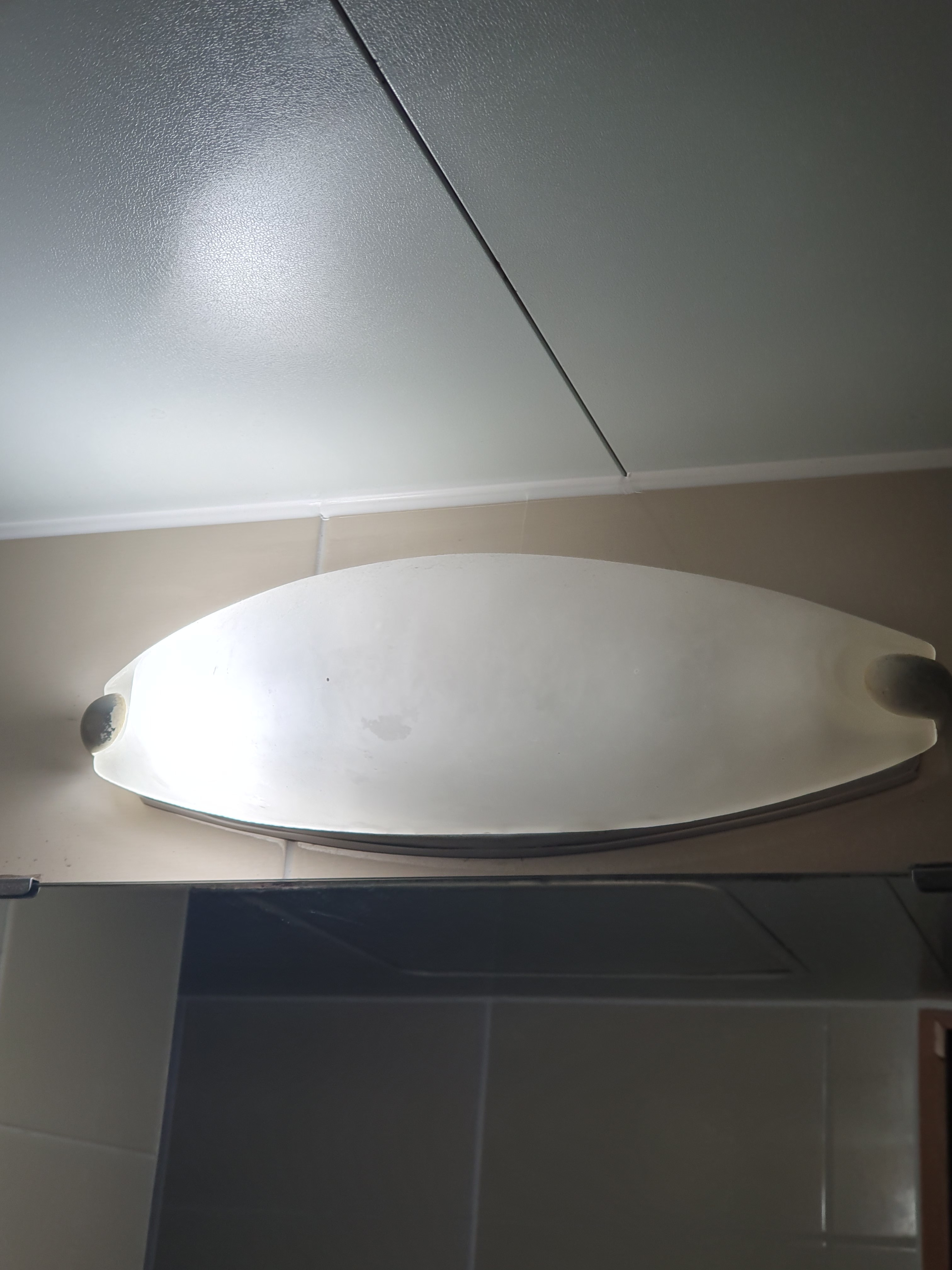 a동 208호 수리신청합니다.