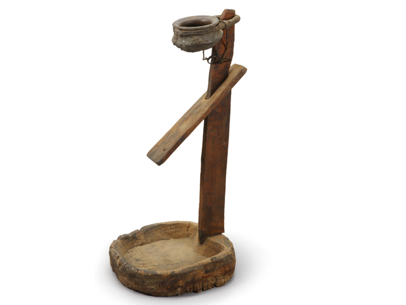 각지(등잔-등잔대)