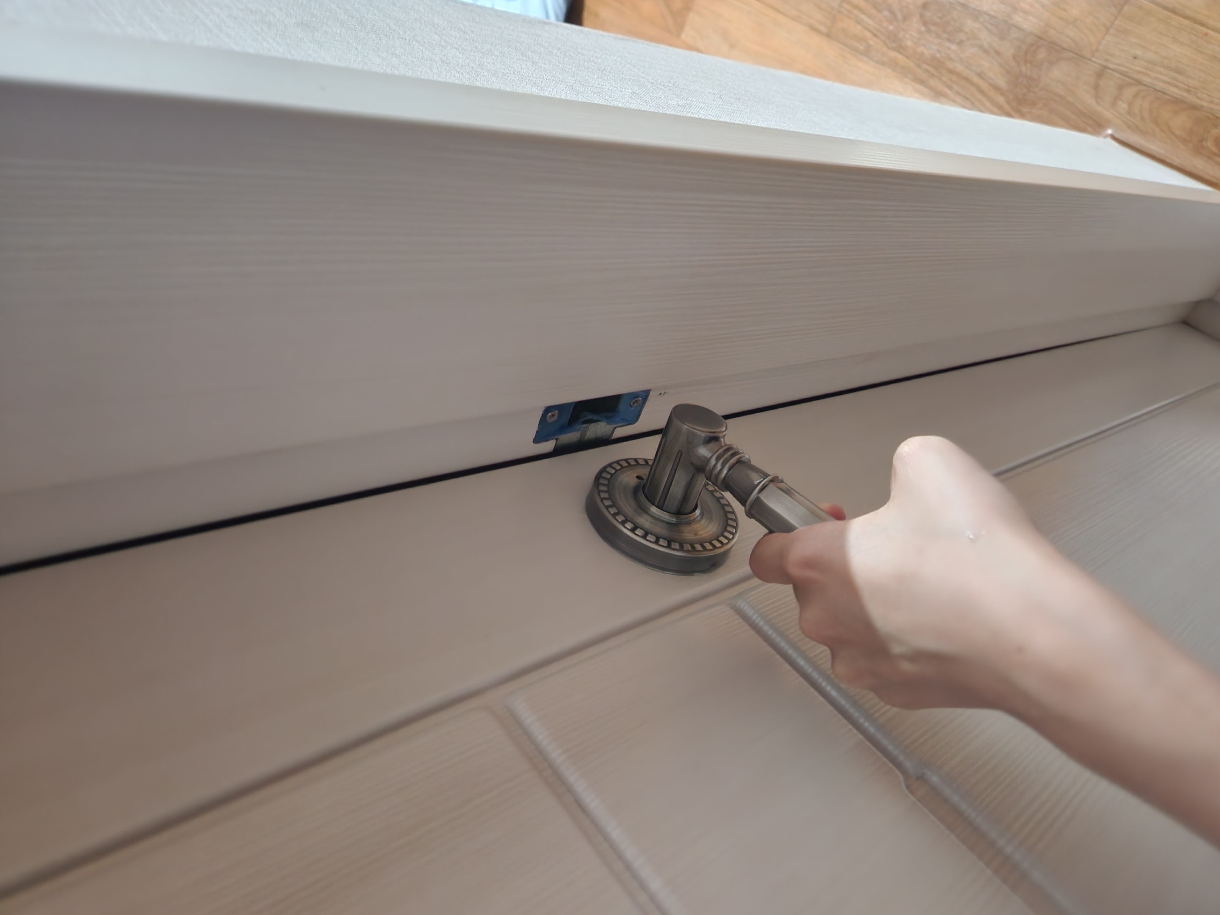 6호관 447호 세면대/문 고장 