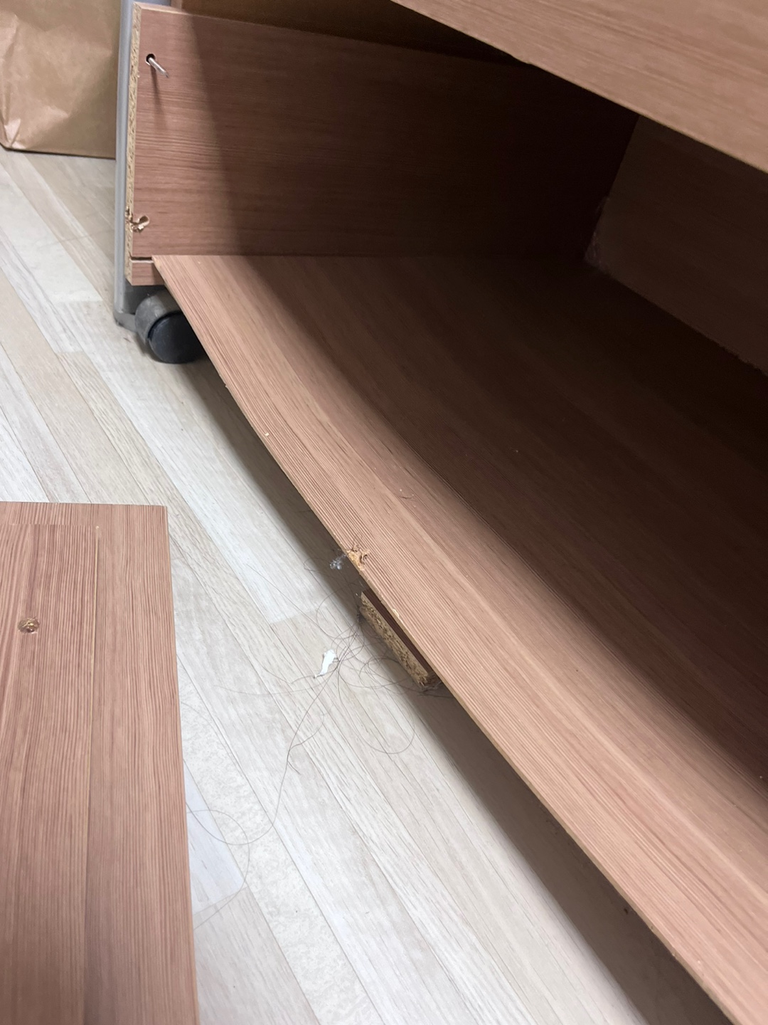 학생생활관 4호관 B동 311호 침대 밑 수납장