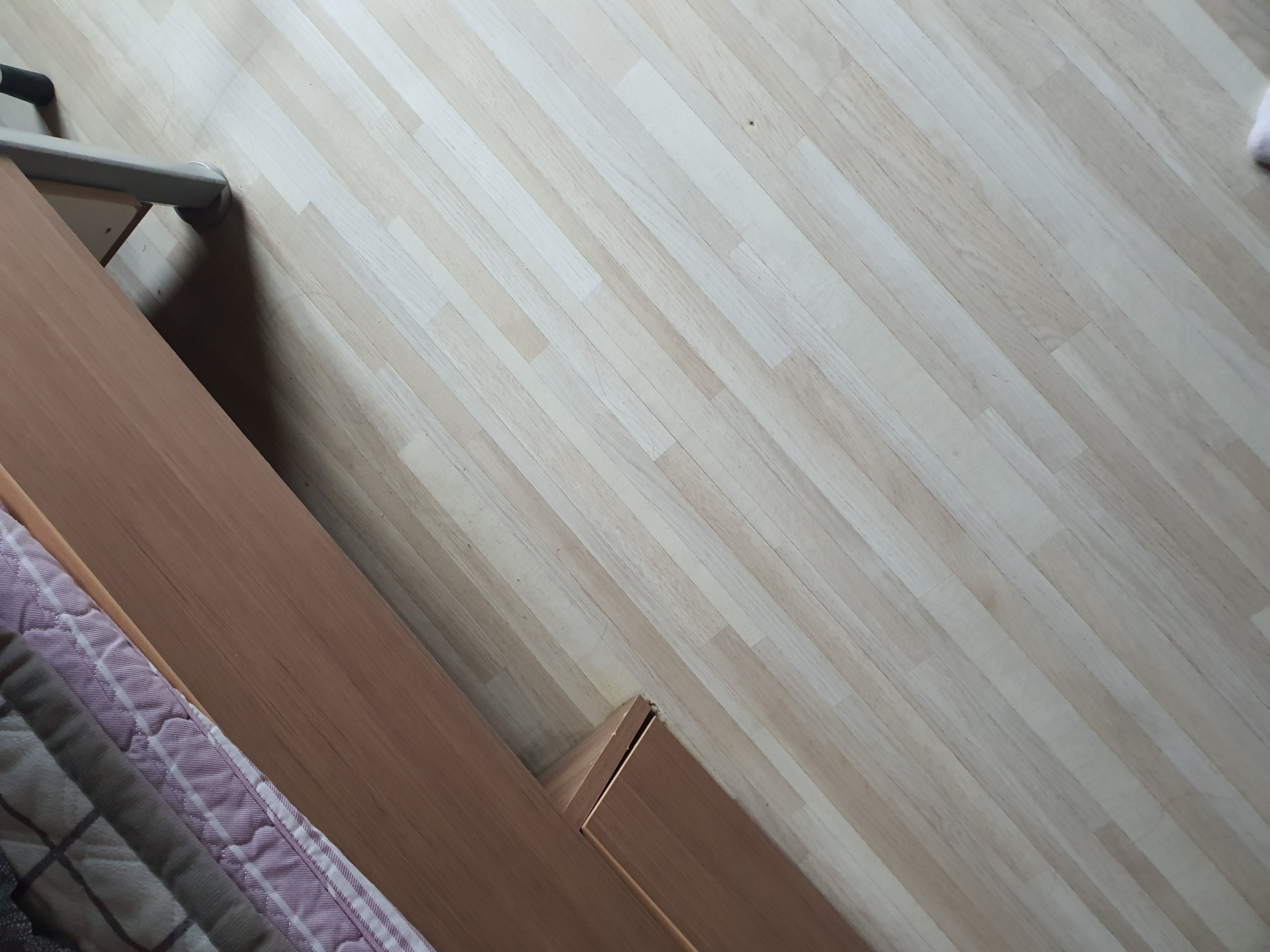 4호관 B동 411호 침대 밑 서랍