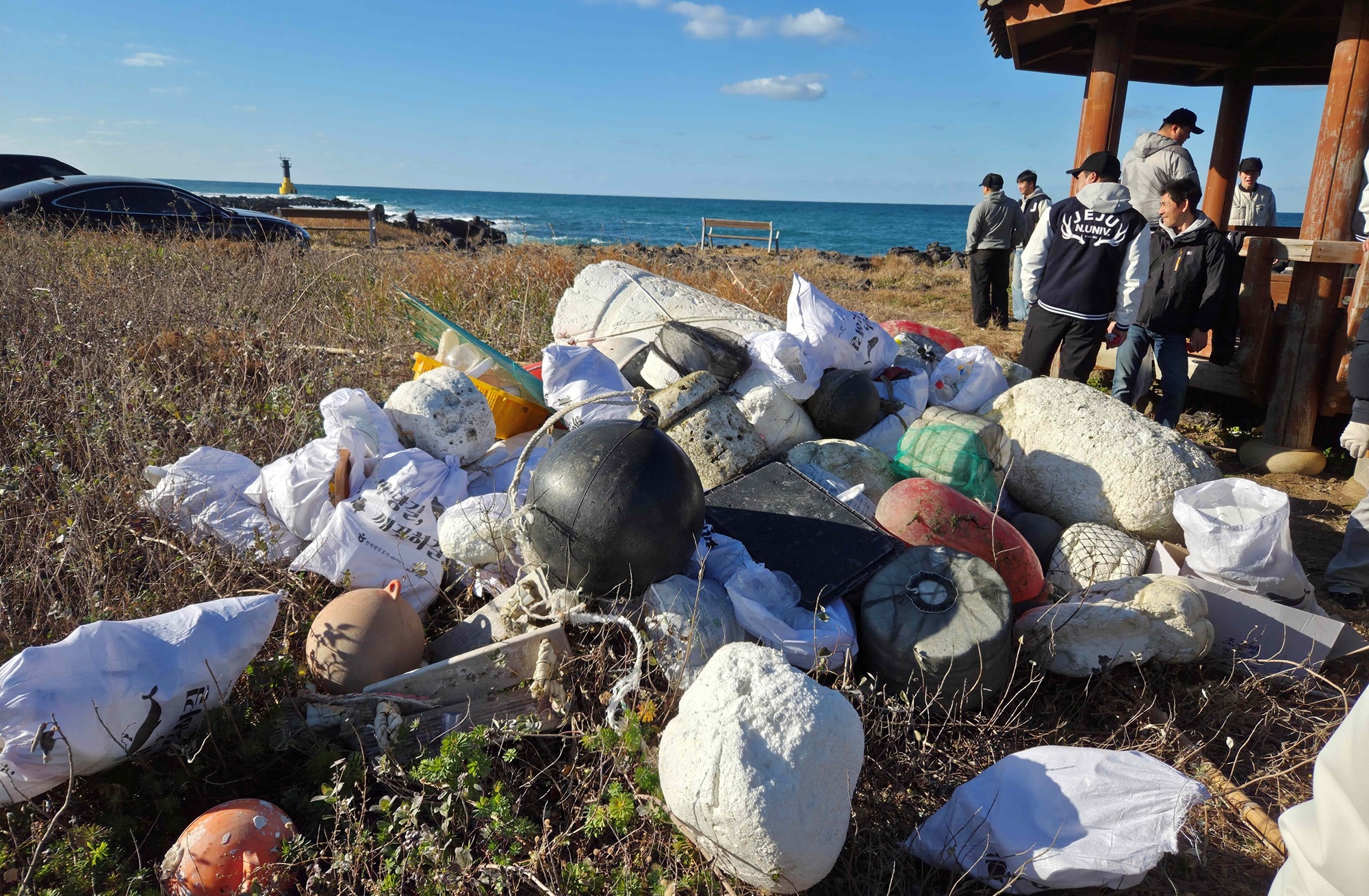제주대 ‘JNU나눔실천봉사단’ 애월읍 해양정화 봉사활동