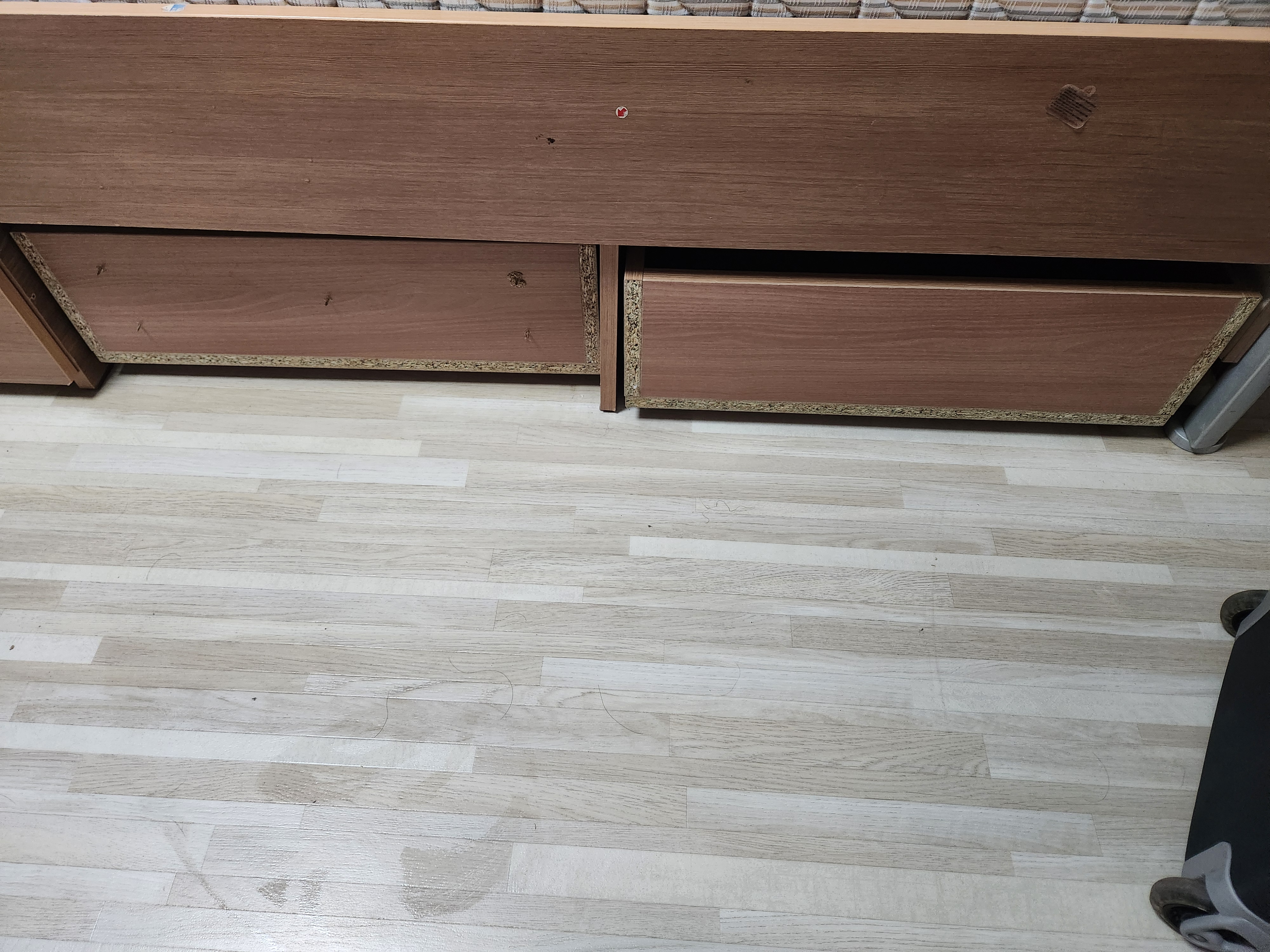 4호관 A동 338호 침대 서랍 문제